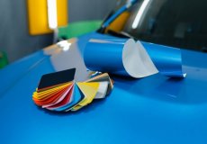 Как цветная пленка меняет внешний вид вещей и помогает обновить их без лишних затрат